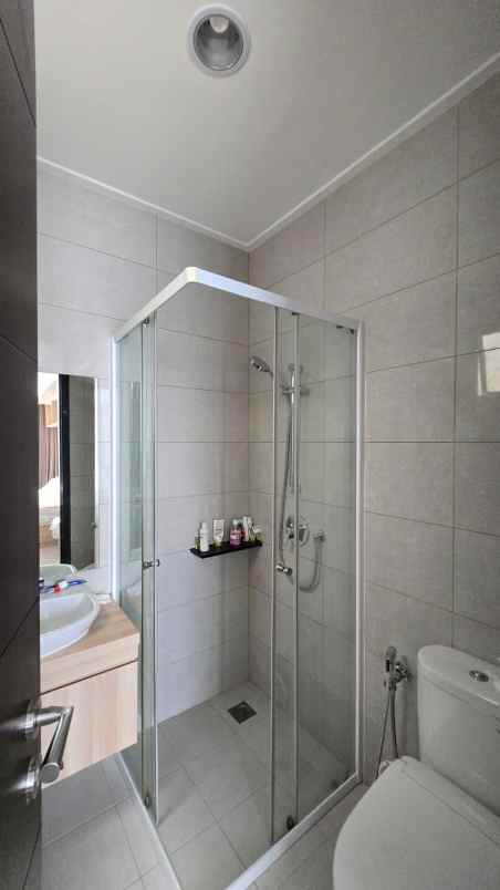 disewakan rumah milenial pik 2 fully furnish