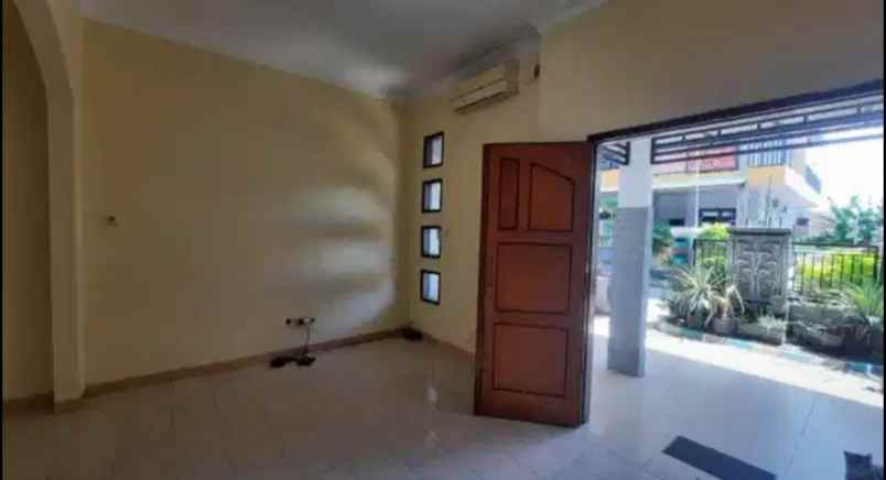 disewakan rumah palm spring regency
