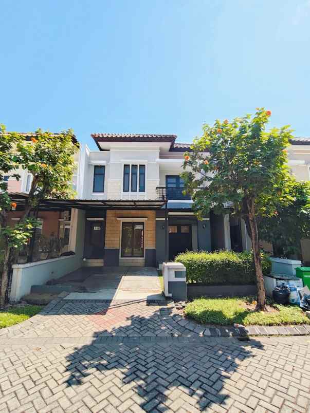 disewakan rumah royal residence