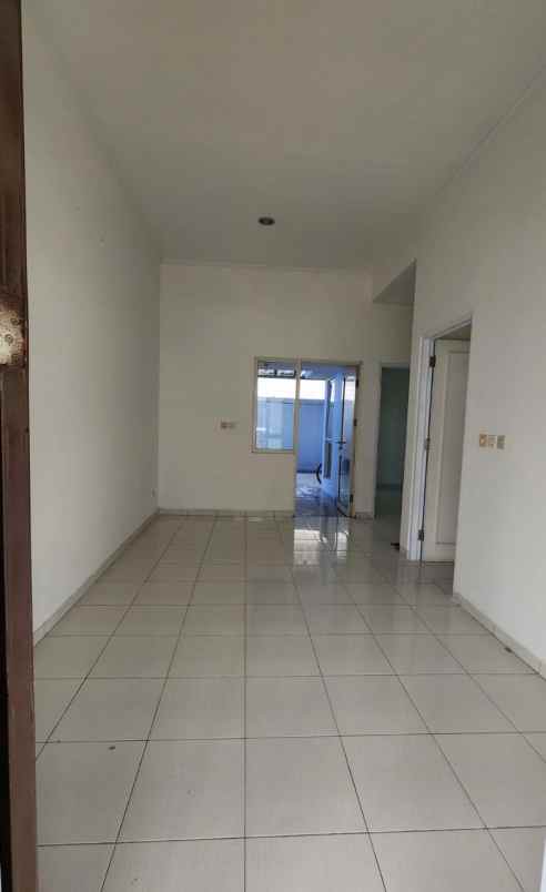 disewakan rumah suvarna sutera tangerang