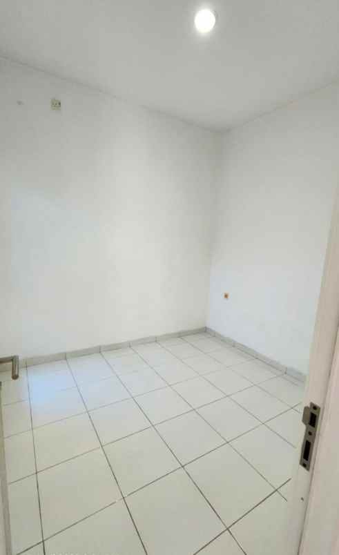 disewakan rumah suvarna sutera tangerang