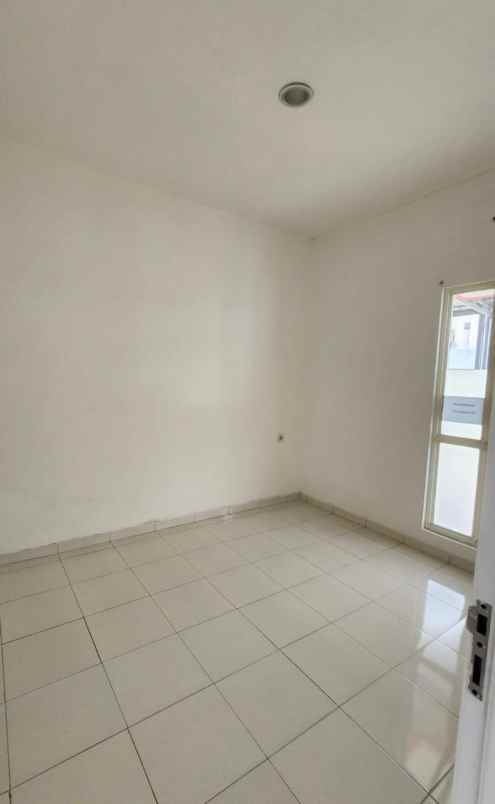 disewakan rumah suvarna sutera tangerang