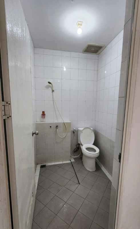 disewakan rumah suvarna sutera tangerang