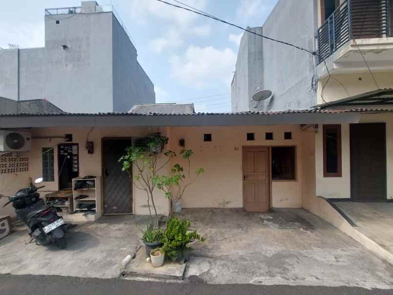 jual 2 rumah 1 lantai dan 2 lantai di dekat area rsupp