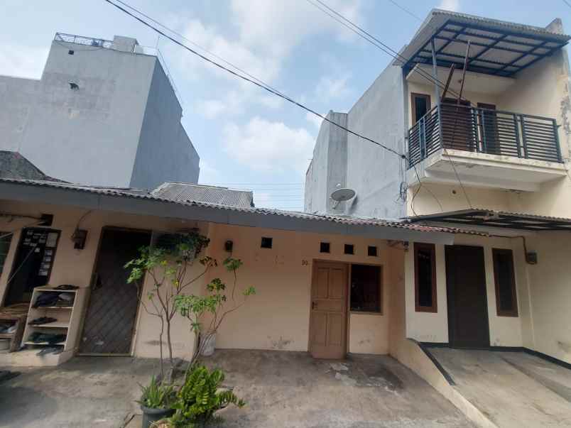 jual 2 rumah 1 lantai dan 2 lantai di dekat area rsupp