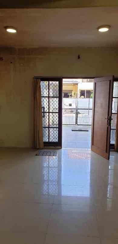 jual cepat rumah 2 lantai babatan pratama surabaya