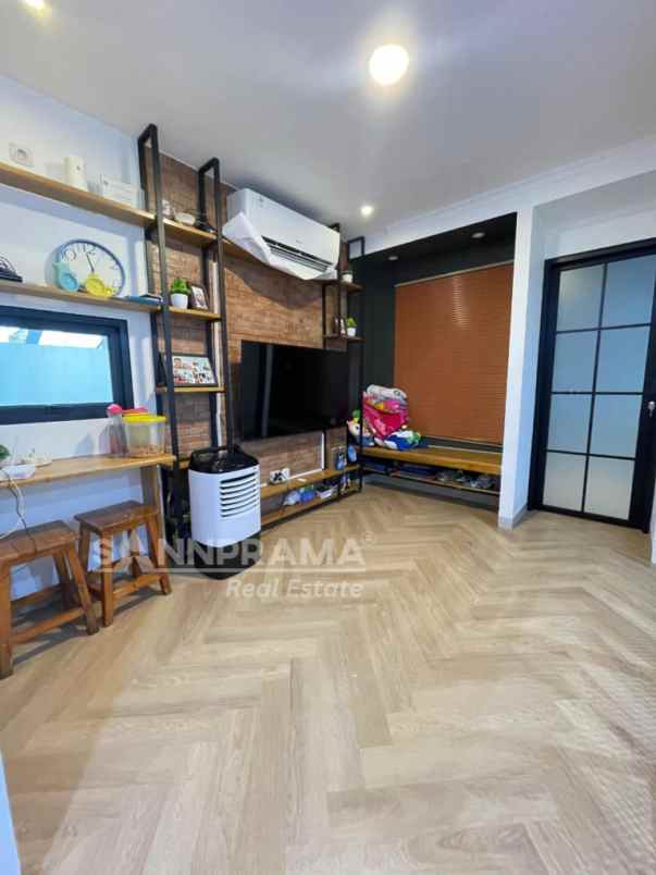 jual rumah cantik dekat tol limo dan sawangan