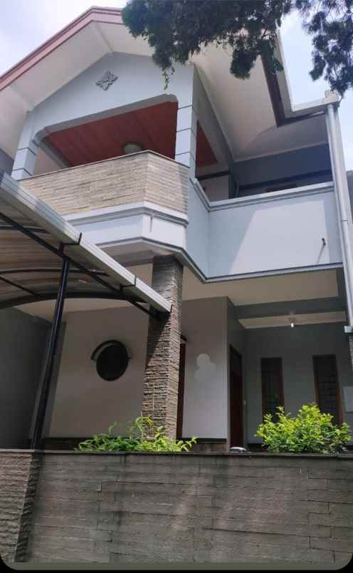 jual rumah di setraduta bandung 2 lantai