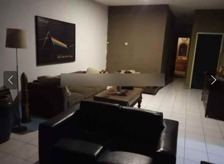 jual rumah lama komplek dibawah njop di eramas 2000