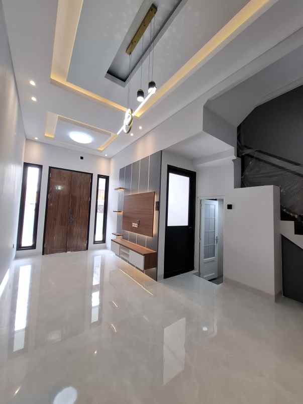 jual rumah modern kontemporer di ciganjur jagakarsa