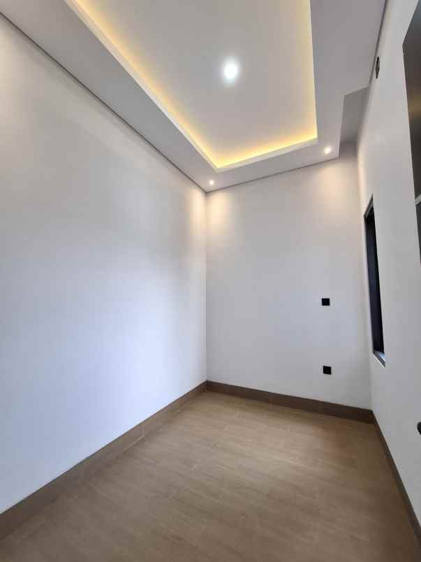jual rumah modern kontemporer di ciganjur jagakarsa