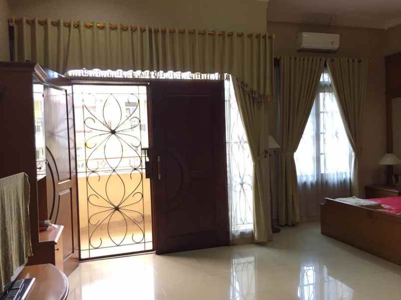 jual rumah taman palem lestari jak bar