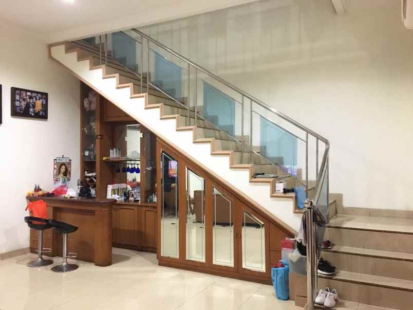 jual rumah taman palem lestari jak bar