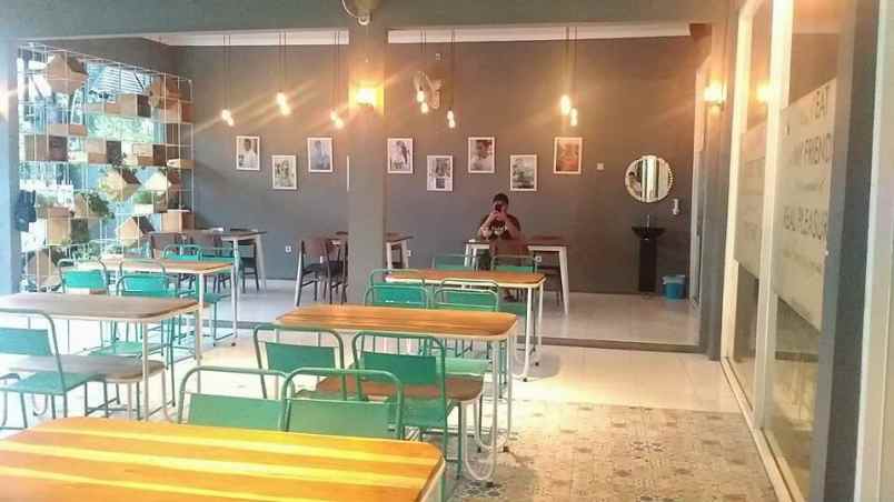 lahan usaha raya menur 1 lantai surabaya timur