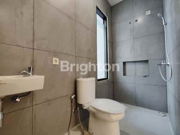 mulyosari rumah 2 lantai new gress