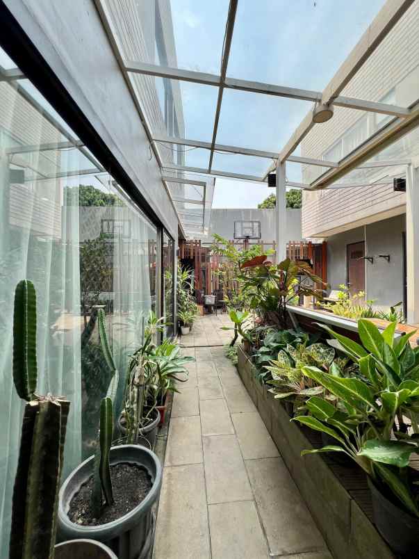 rare unit rumah luas asri di veteran jakarta selatan