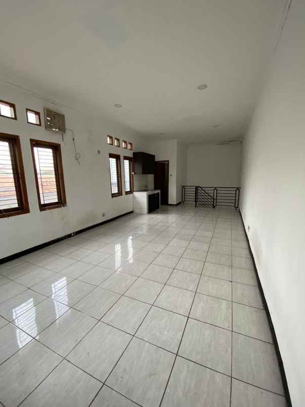 ruko 2 lantai jl raya kahfi i sewa 150 jt thn