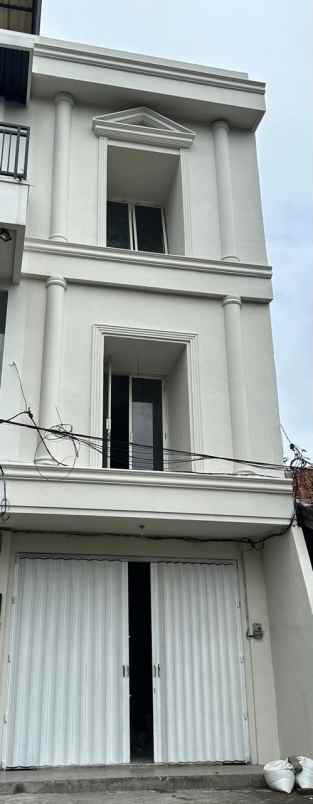 ruko 3 lantai jl biliton