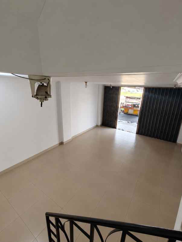 ruko 3lt luas 5x18 90m aralia hi harapan indah bekasi