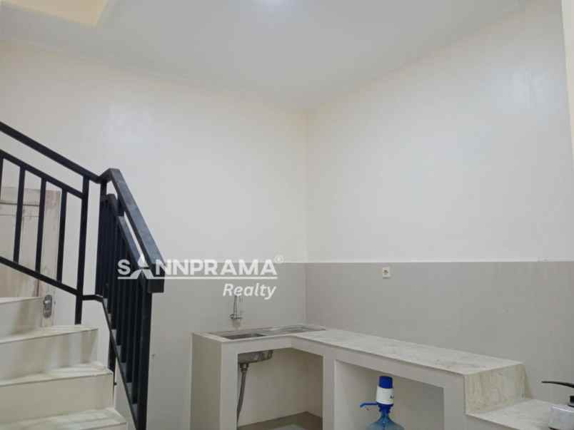 rumah 1 5 lantai mezzanine di perumnas depok 1 melin