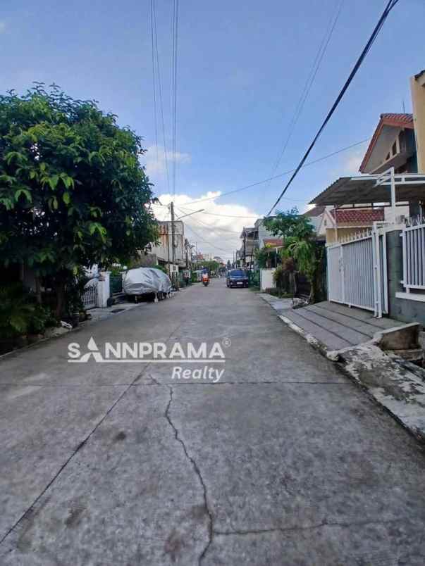 rumah 1 5 lantai mezzanine di perumnas depok 1 melin