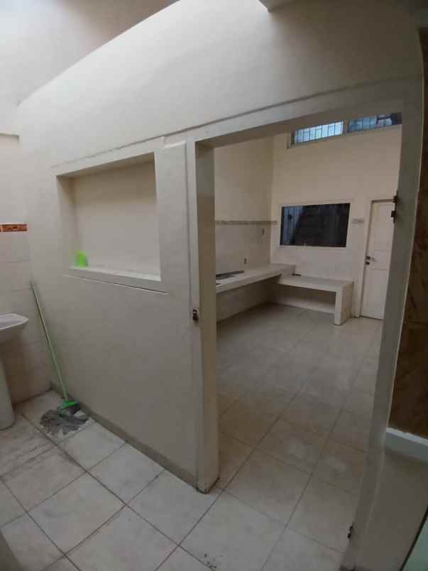 rumah 1 lantai wisma permai cocok dibangun kost an