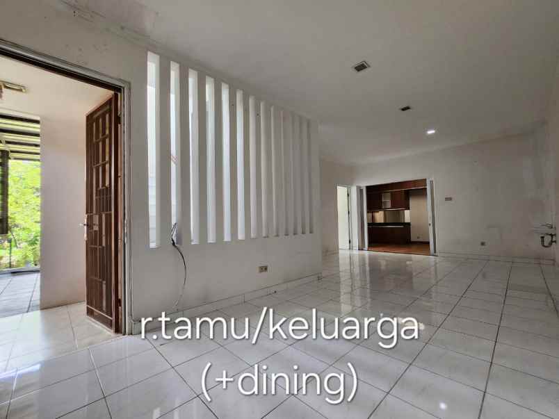 rumah 2 lantai di kota wisata cibubur samping taman
