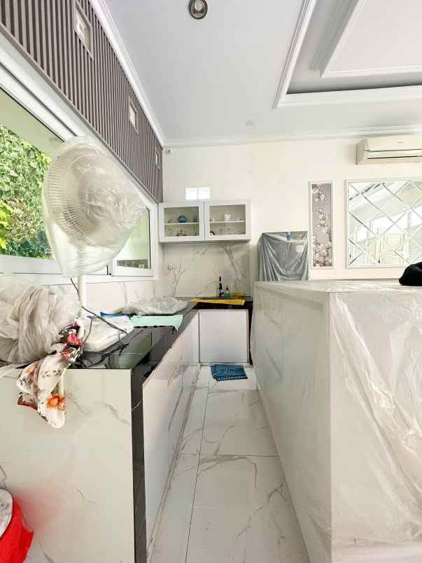 rumah 2 lantai full furnished di ciracas jakarta timur