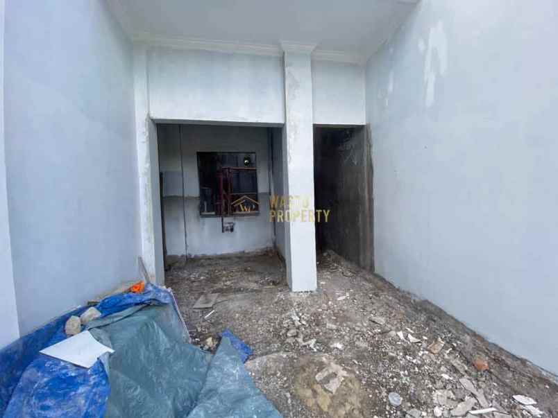 rumah 2 lantai hanya 10 menit dari kampus umy