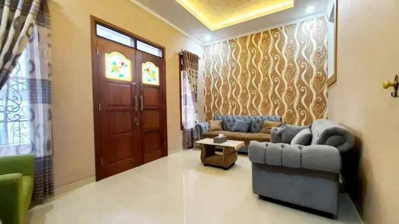 rumah 2 lantai minimalis modern jakarta timur