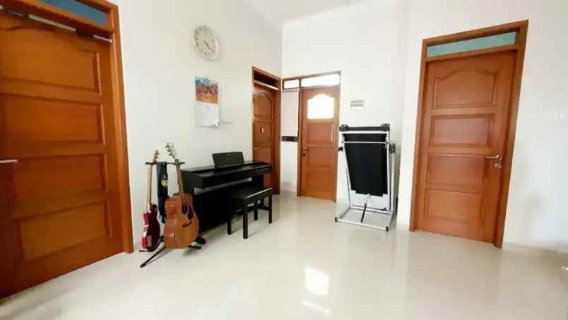 rumah 2 lantai minimalis modern jakarta timur