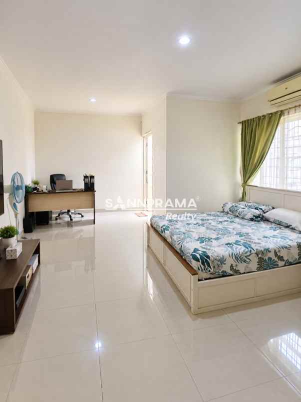 rumah 2 lantai siap huni di mampang hills pancoran mas