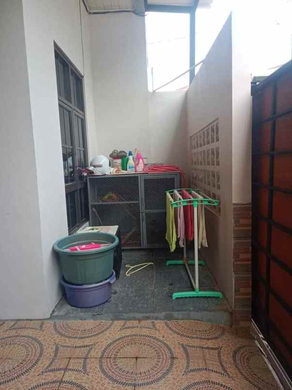 rumah 2 lantai siap huni semi furniture free pajak
