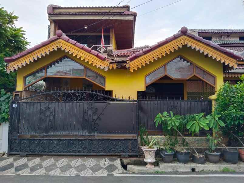 rumah asri luas 190 meter di komplek abadi duren sawit