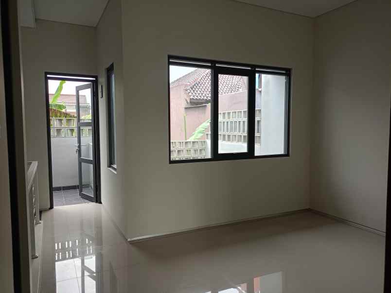 rumah bagus modern siap huni di bandung