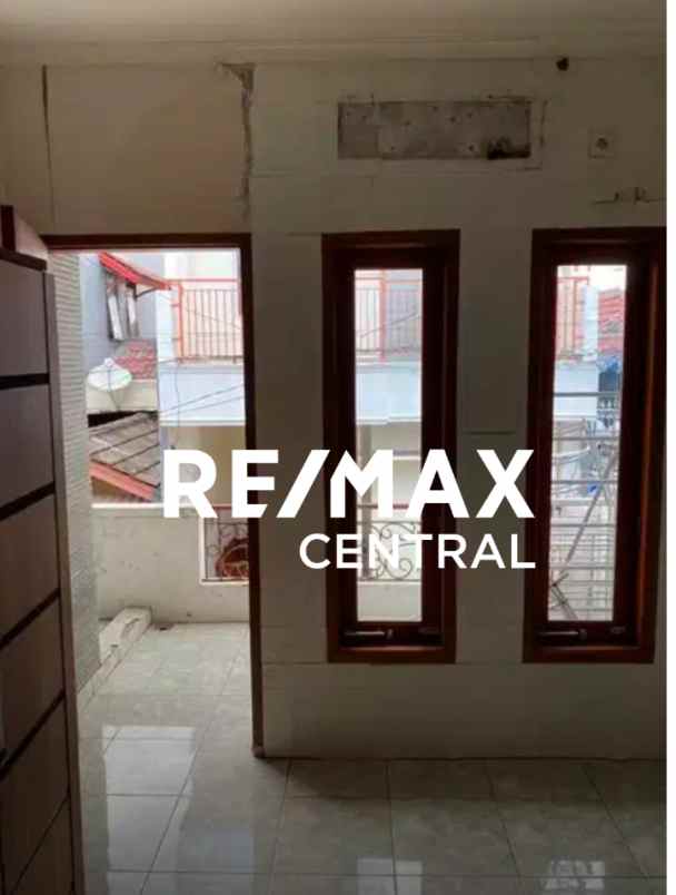 rumah bagus shm ditaman harapan baru bekasi