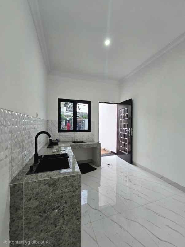 rumah baru dalam komplek dengan akses jalan lebar