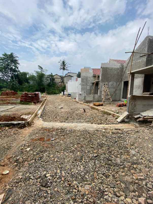 rumah baru siap huni dalam cluster di cipayung depok