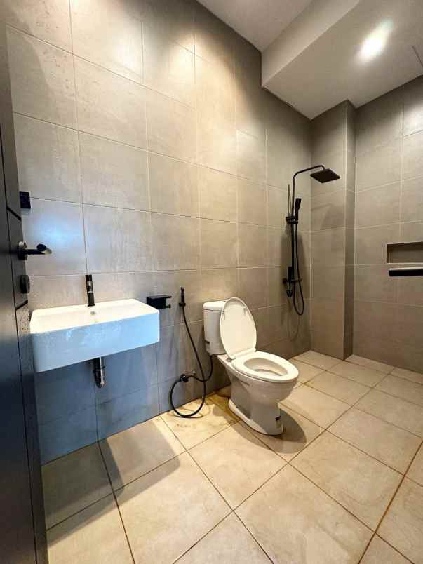 rumah baru siap huni di caman jatibening kota bekasi