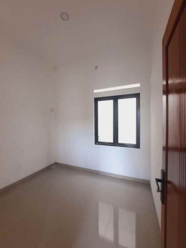 rumah baru siap huni di pocis tangerang selatan