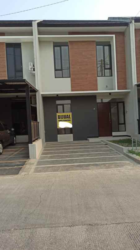 rumah baru taman kopo indah 5 bangunan dua lantai