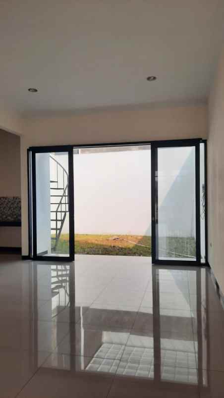 rumah baru taman kopo indah 5 bangunan dua lantai