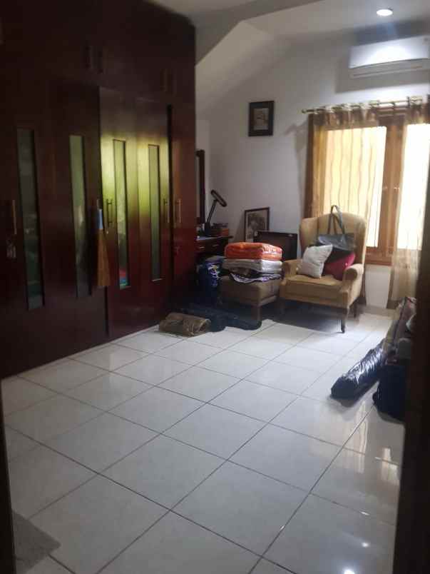 rumah bendungan hilir jakarta pusat