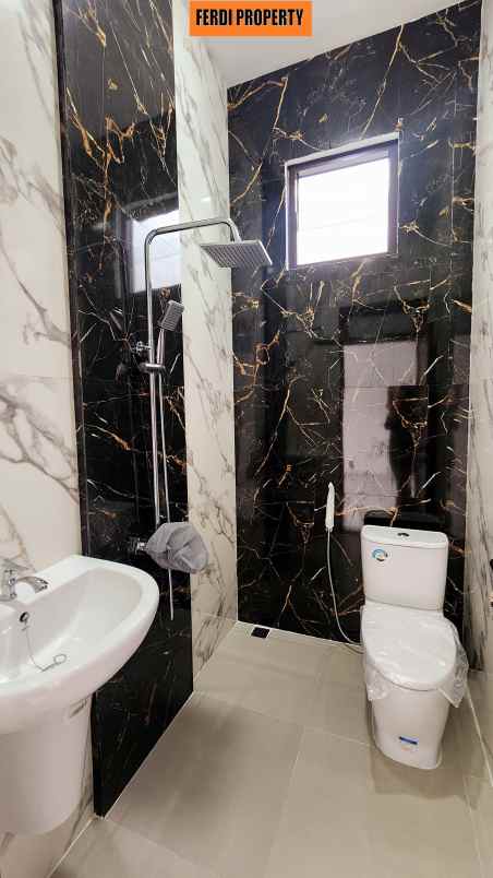 rumah cantik siap huni leuwinanggung tapos