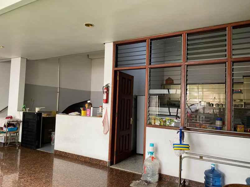 rumah cempaka mewah bbq area 2 gudang