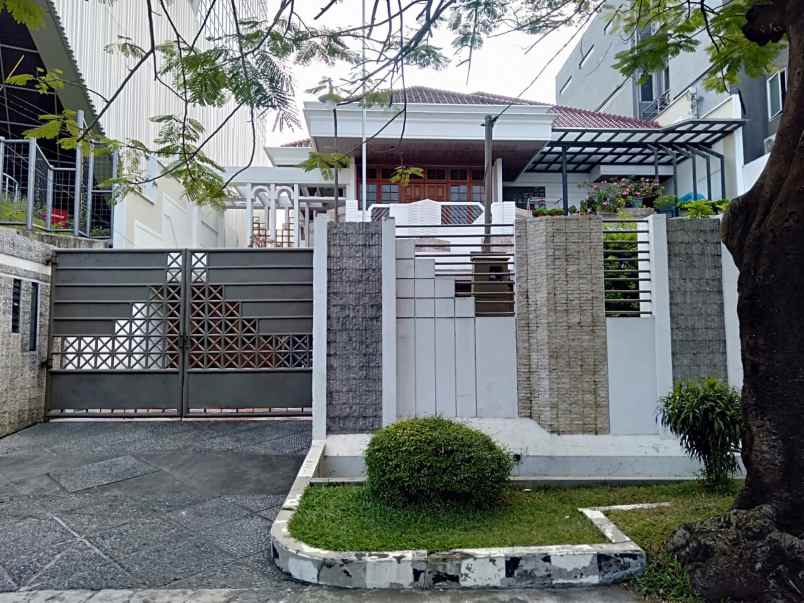 rumah cempaka mewah bbq area 2 gudang