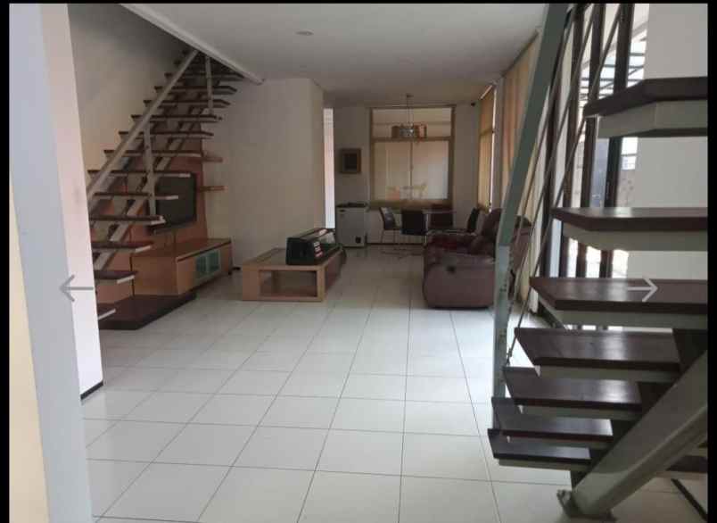 rumah cigadung semi furnished siap huni