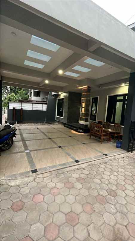 rumah dengan taman luas di sumberadi mlati