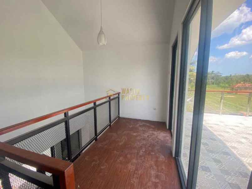 rumah dengan view cantik di sumberarum godean