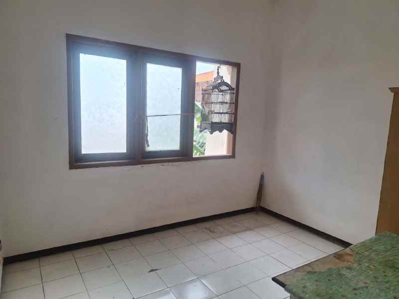 rumah di nginden surabaya timur